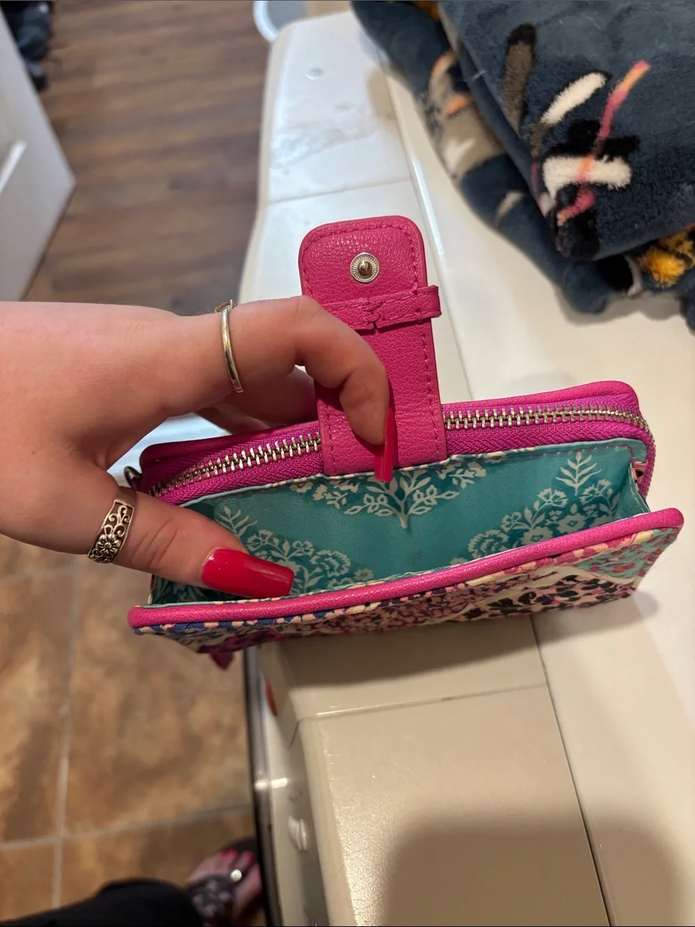 Vera Bradley Pink Floral Quilted Wristlet Phone Case
